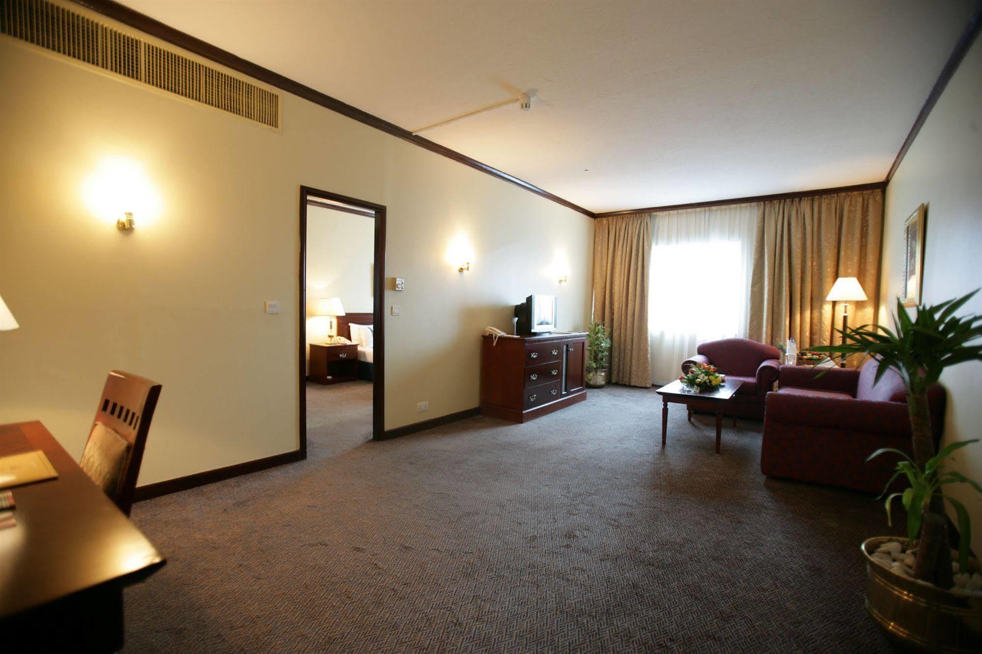 Rolla Suites Hotel -Former J5 Bur Dubai Hotel מראה חיצוני תמונה